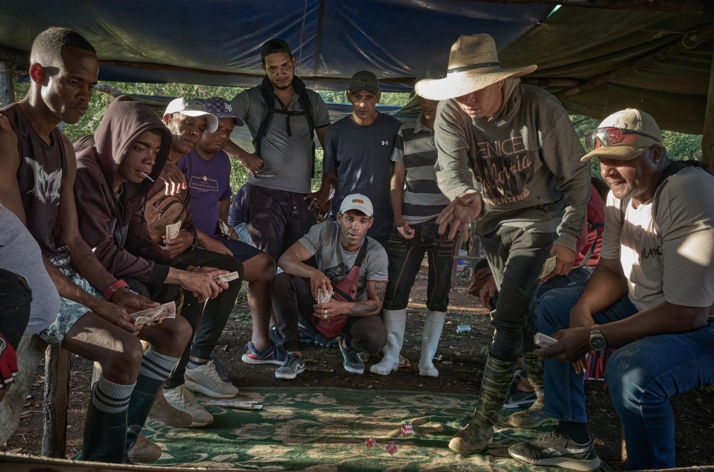 Beyond the Cars: One Country, Fourteen&nbsp;Conversations